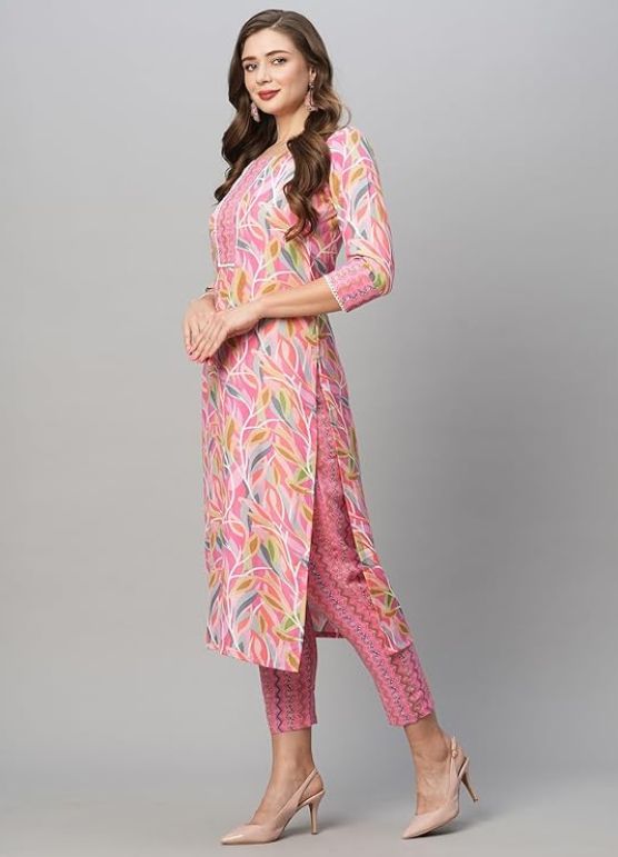 Women's Cotton Blend Floral Straight Kurta with Pant Front